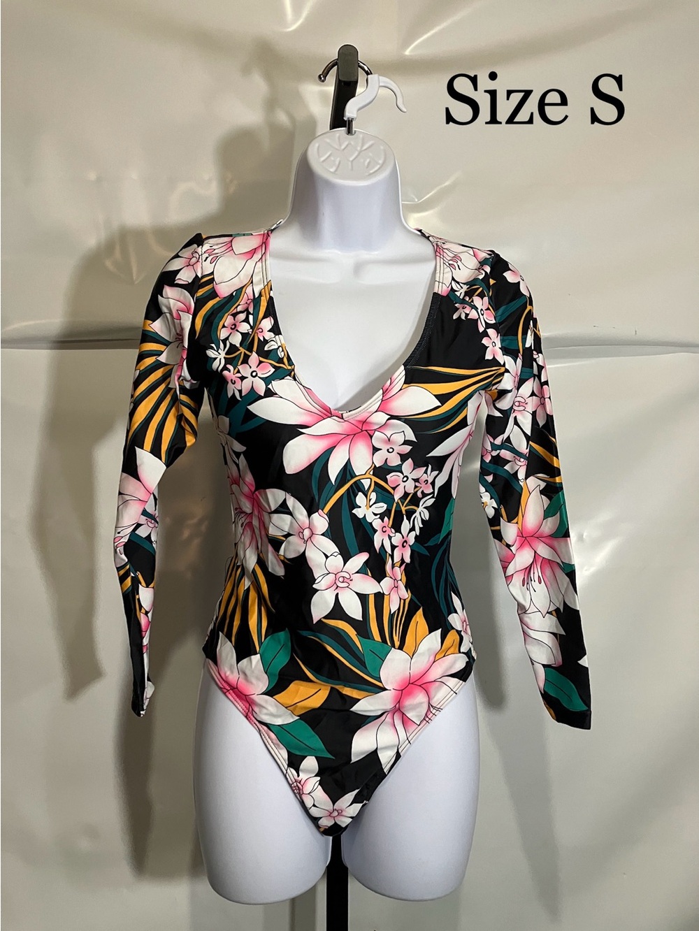 Women’s Floral Long-Sleeve One-Piece Swimsuit Size Small